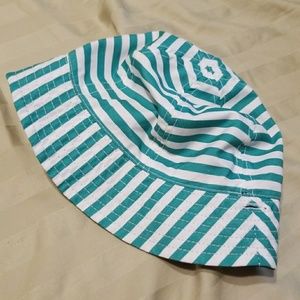 Reversible infant hat